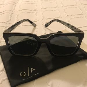 Quay Women’s Genesis Mirrored Black/ Green Sunnies